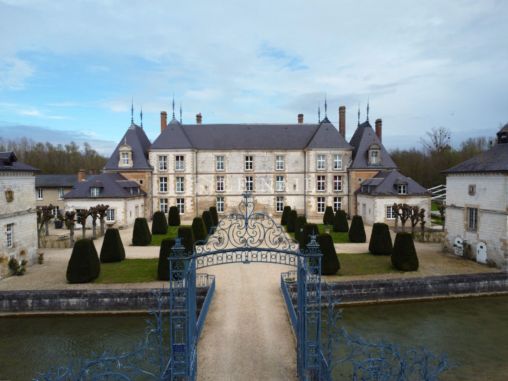 château 36 pièces en vente à CHALONS EN CHAMPAGNE (51000)
