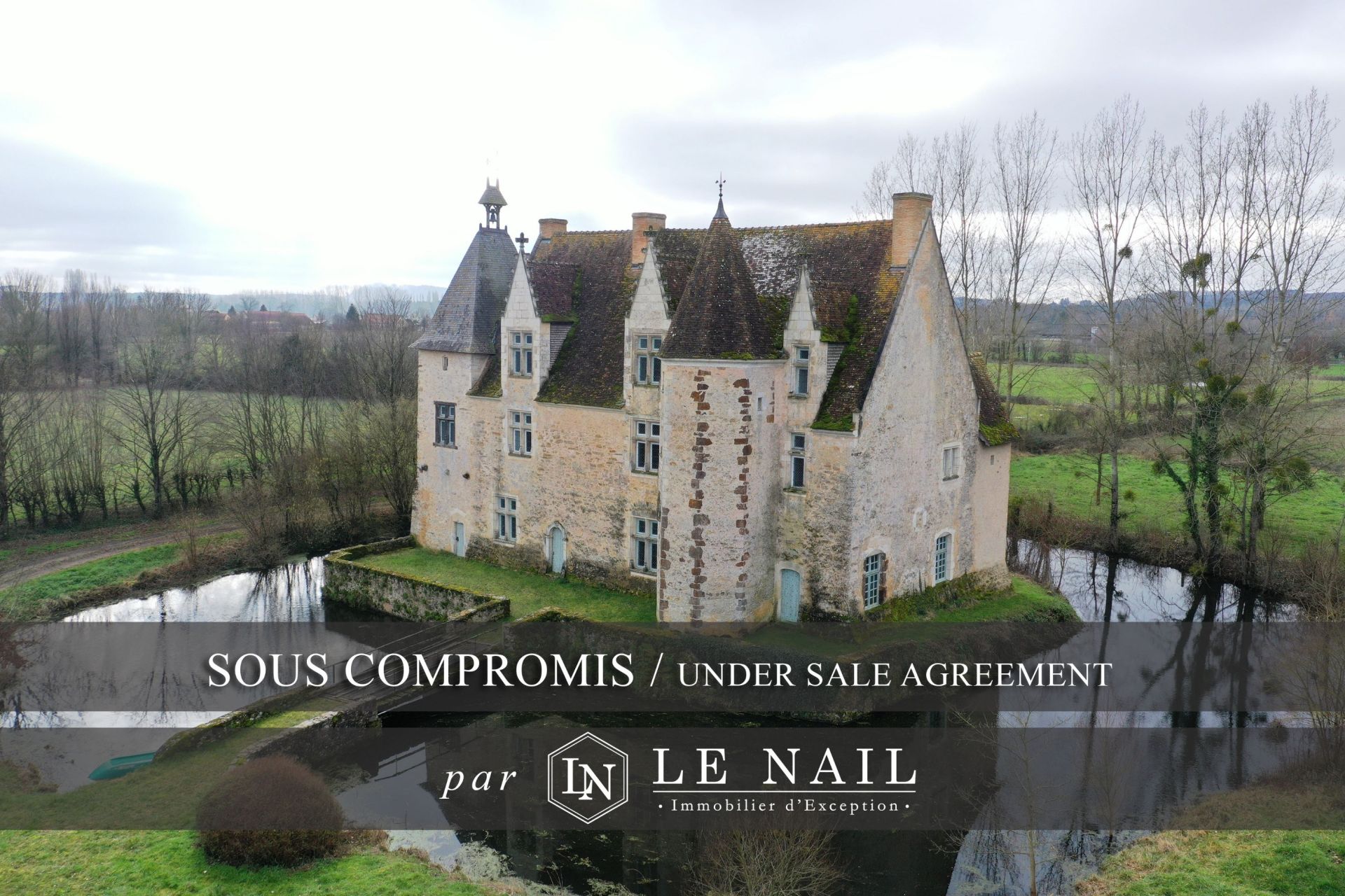 castle 9 rooms for sale on LE MANS (72000)