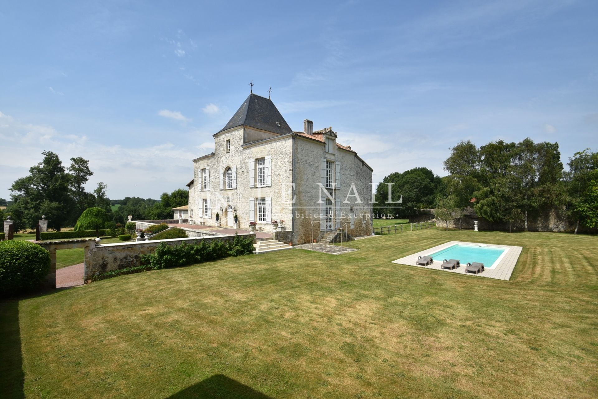 château 11 pièces en vente à Niort (79000)