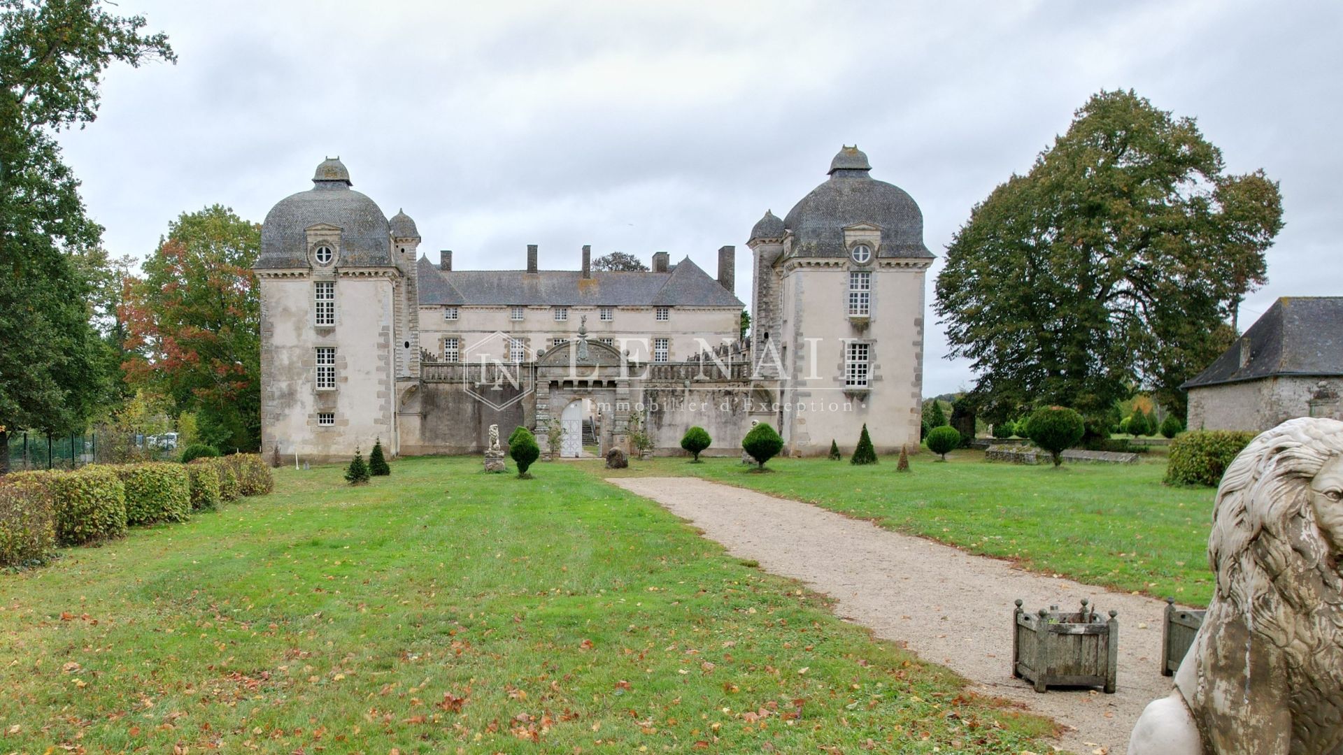 castle 18 rooms for sale on DINAN (22100)