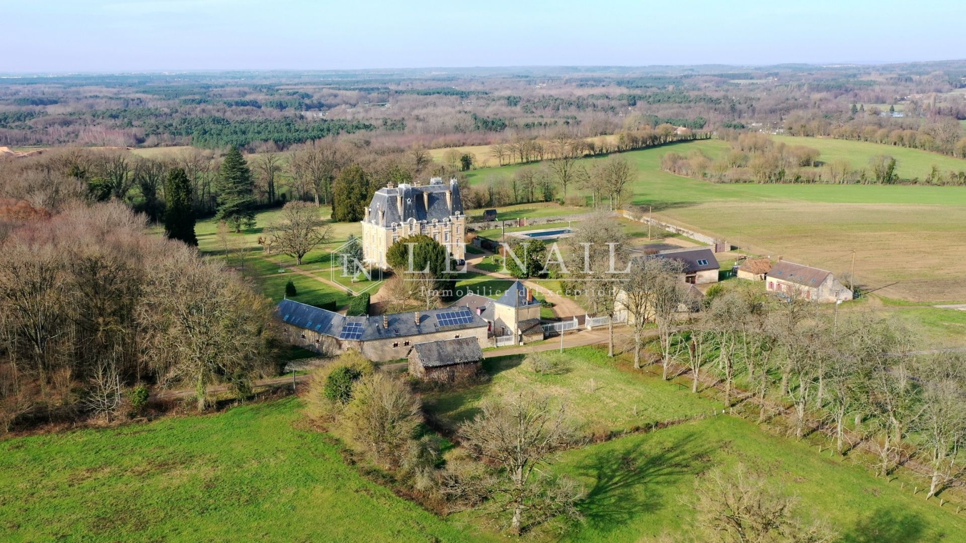 castle 28 rooms for sale on LE MANS (72000)