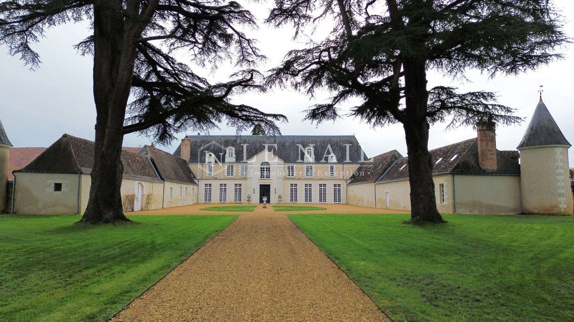 château 24 pièces en vente à TOURS (37000)