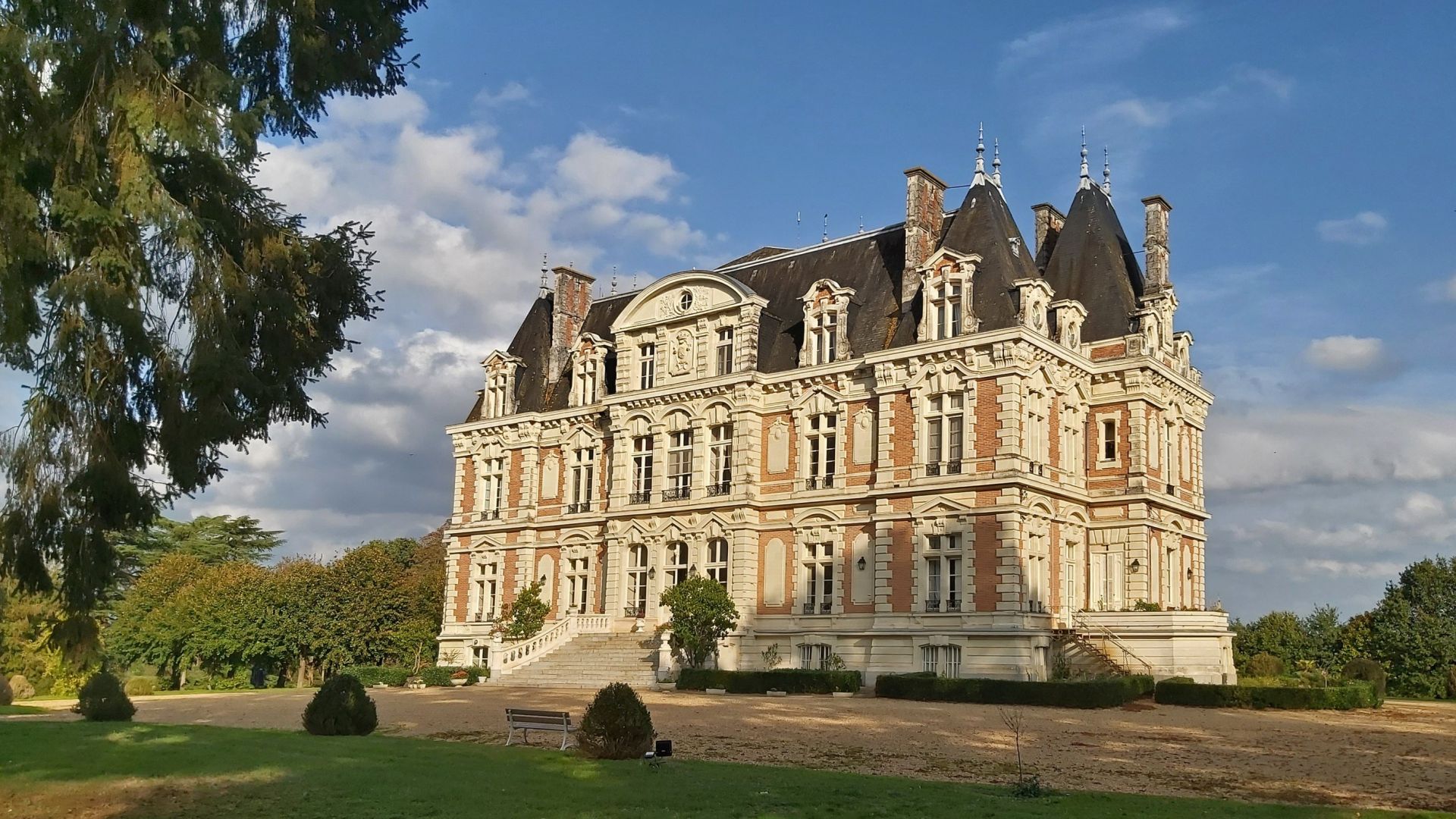 château 32 pièces en vente à ANGERS (49000)