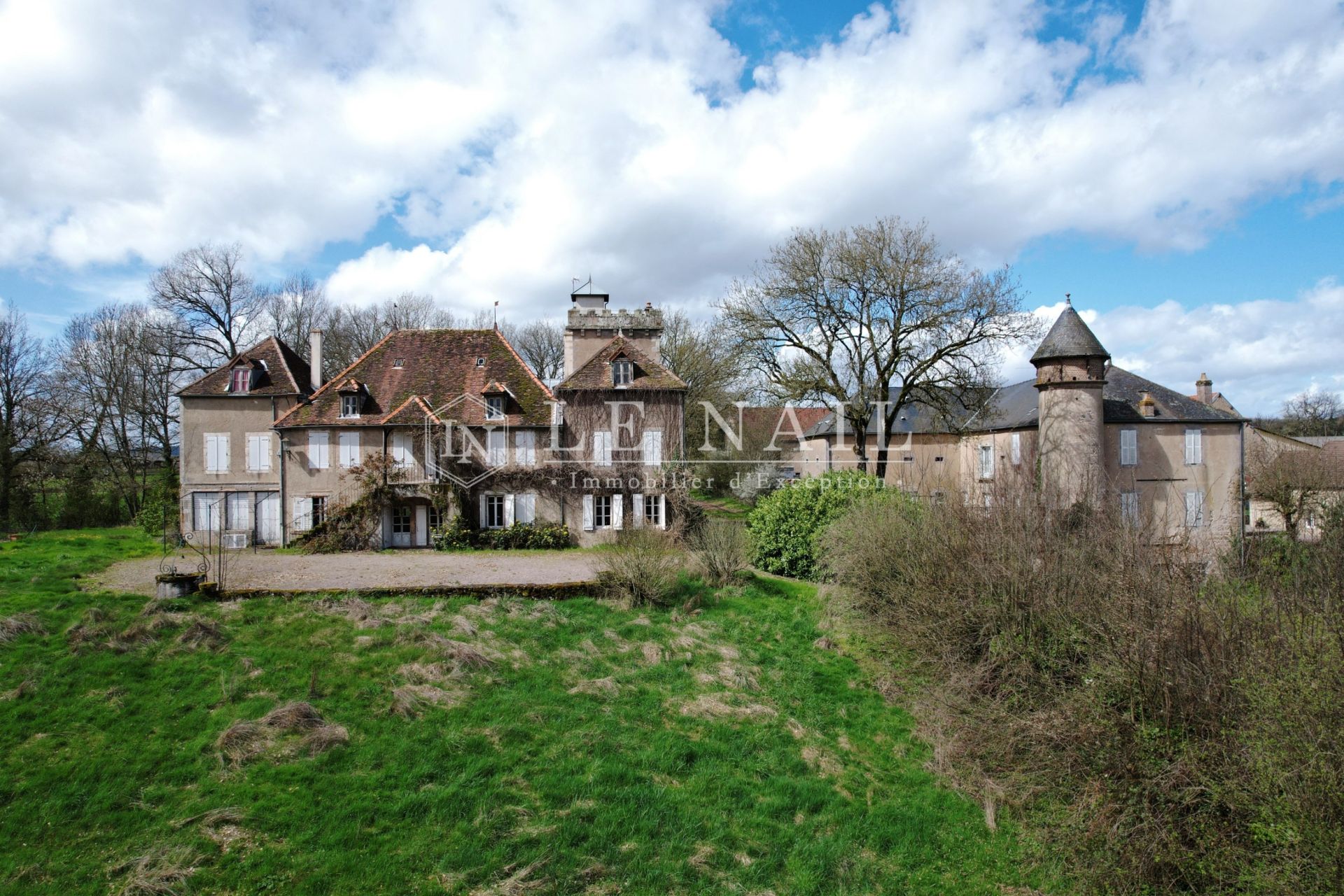 manoir 18 pièces en vente à AUTUN (71400)