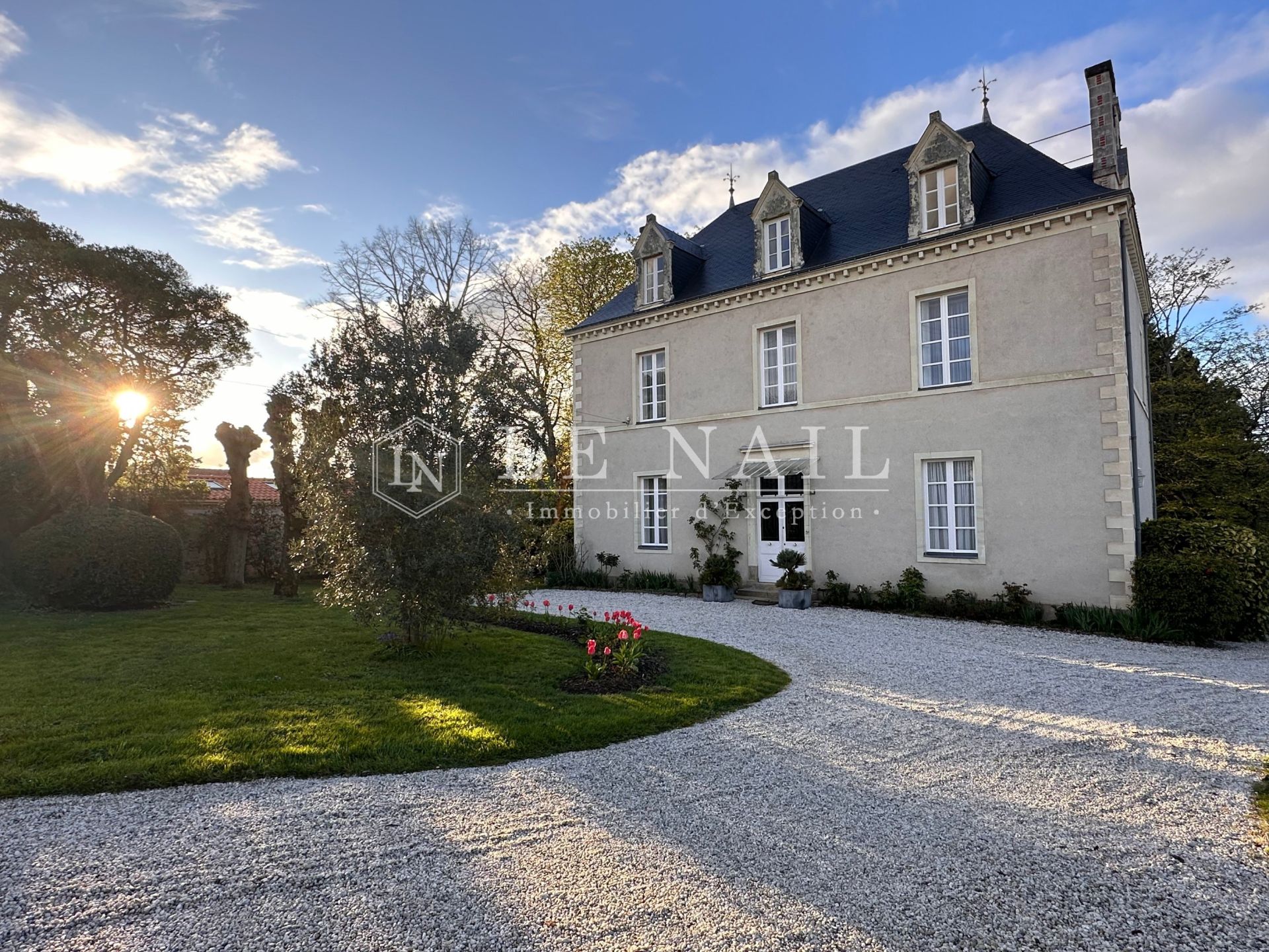 property 10 rooms for sale on HAUTE GOULAINE (44115)