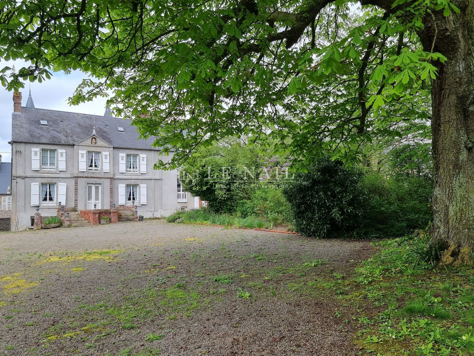 manoir 14 pièces en vente à CONDE EN NORMANDIE (14110)