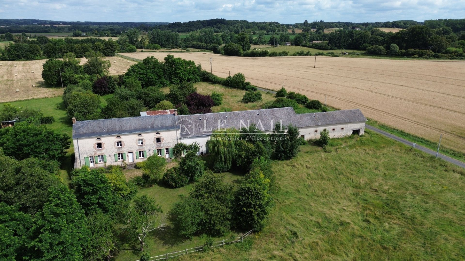 farm complex 12 rooms for sale on LA FLECHE (72200)