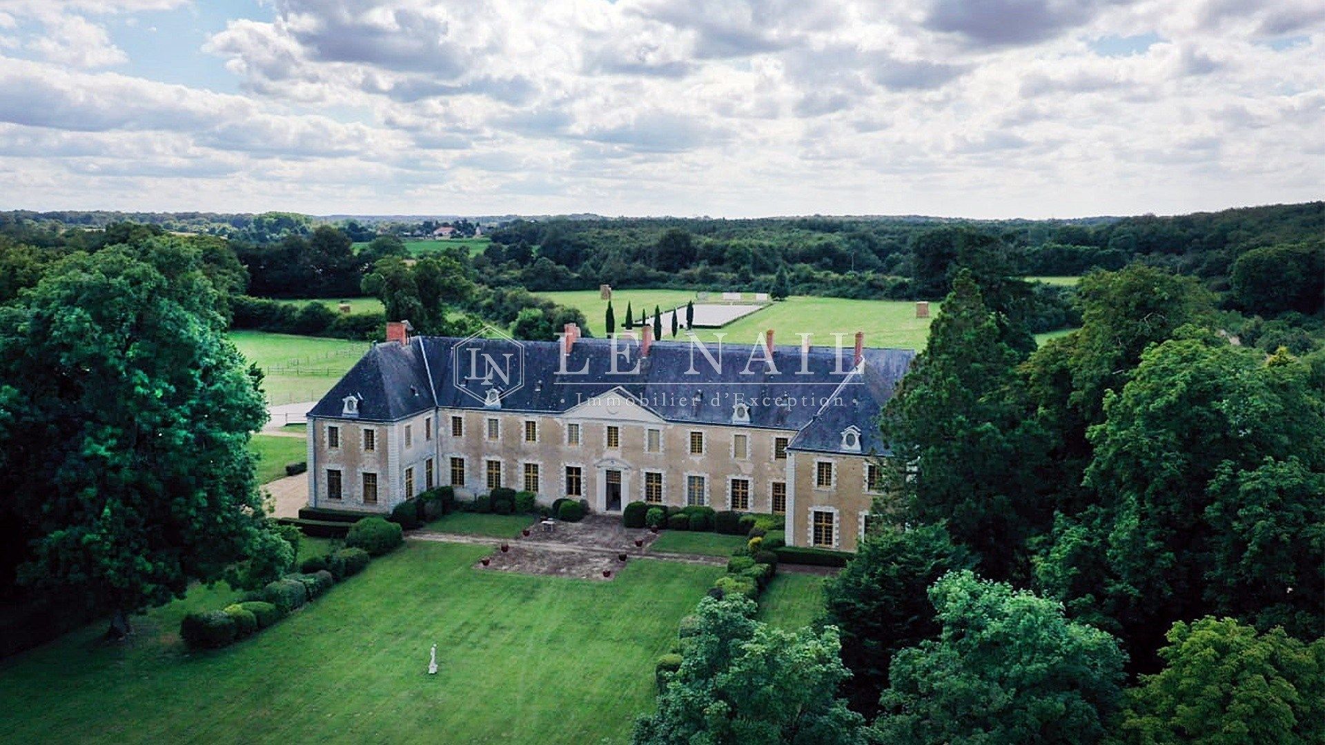 castle 21 rooms for sale on SABLE SUR SARTHE (72300)