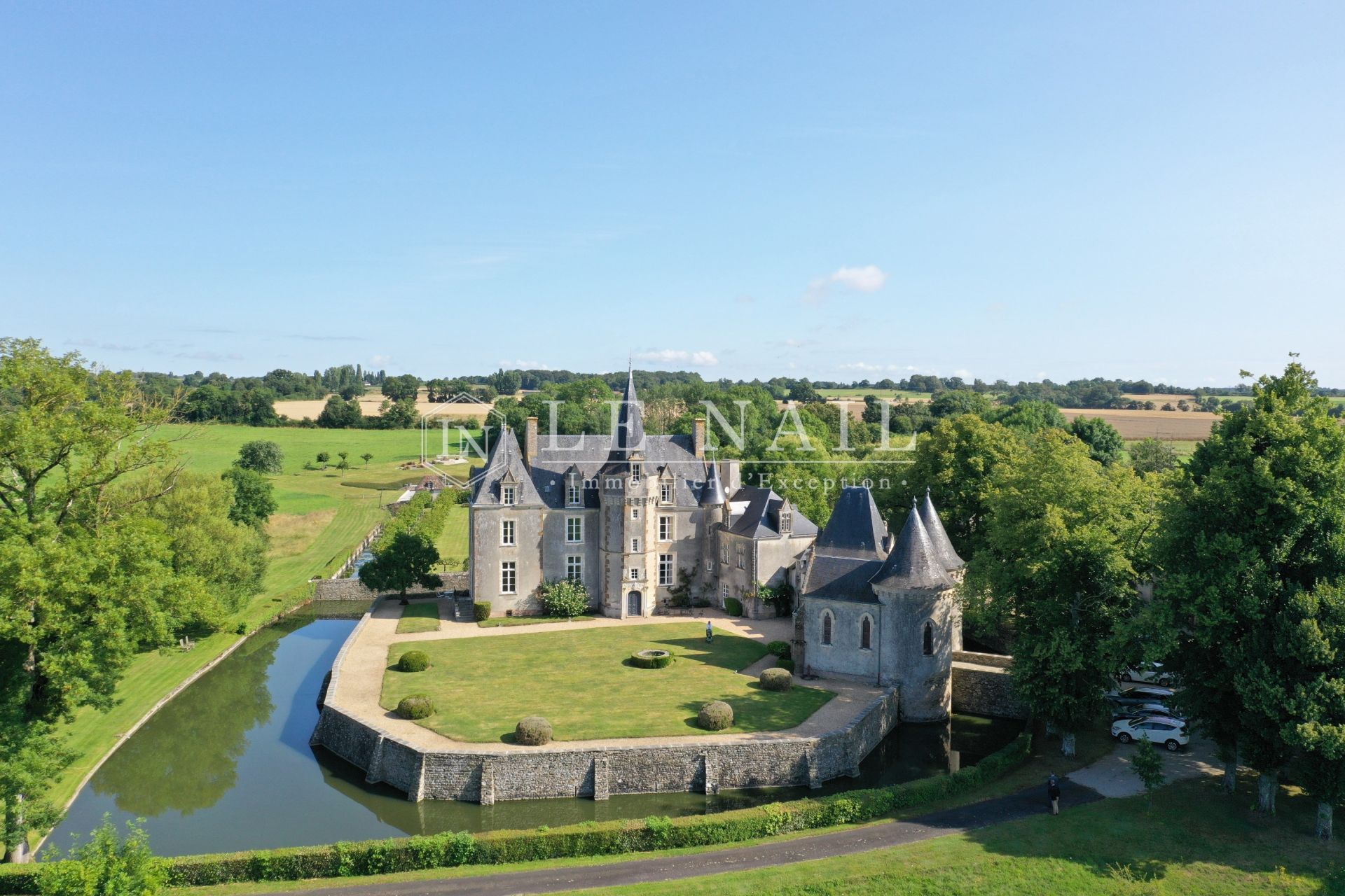 château 29 pièces en vente à FRESNAY SUR SARTHE (72130)