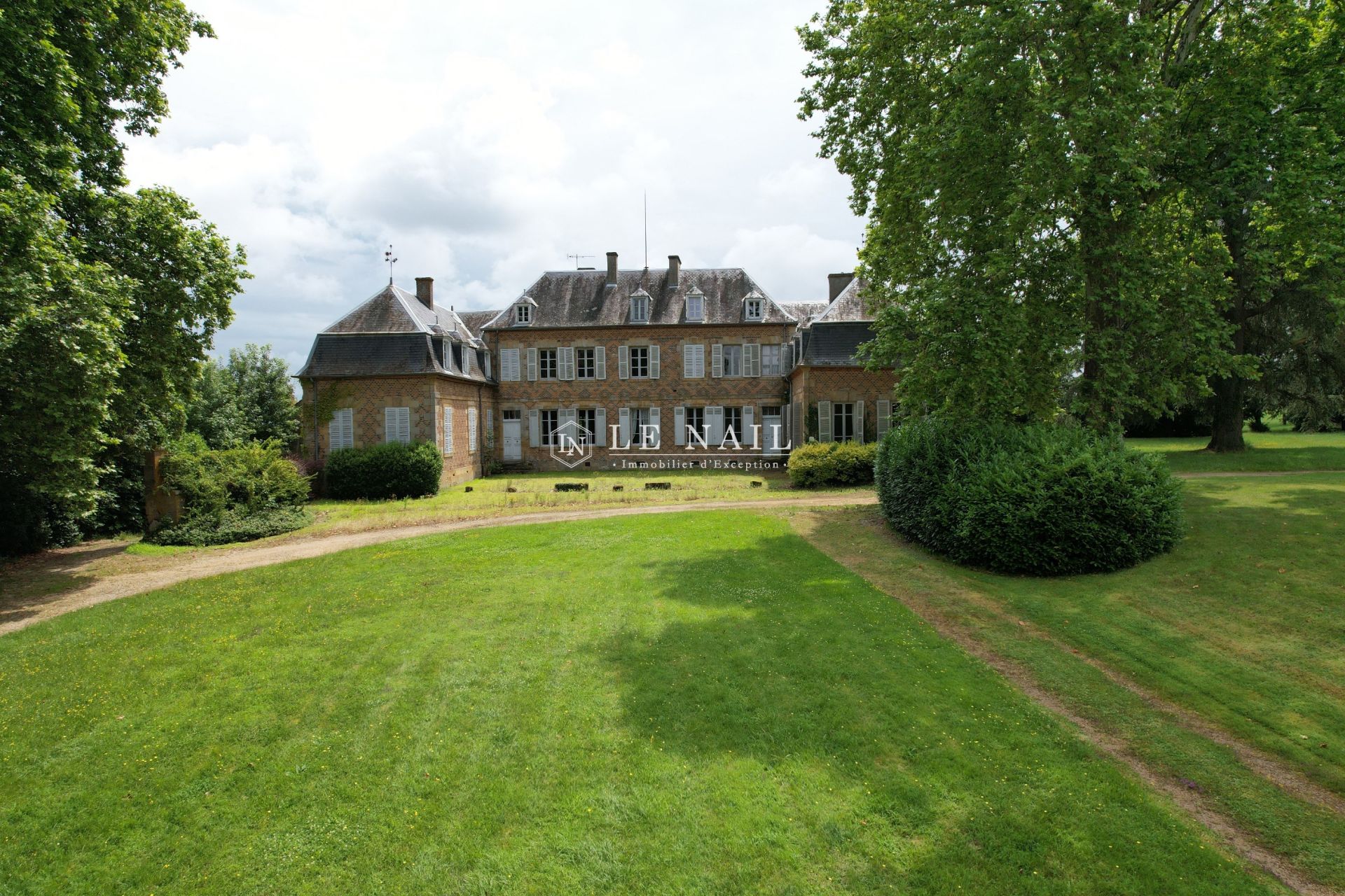 castle 16 rooms for sale on MOULINS (03000)