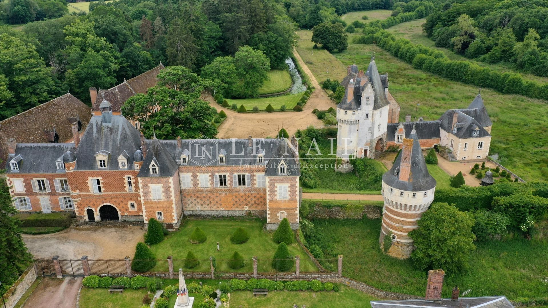 château 18 pièces en vente à ILLIERS COMBRAY (28120)