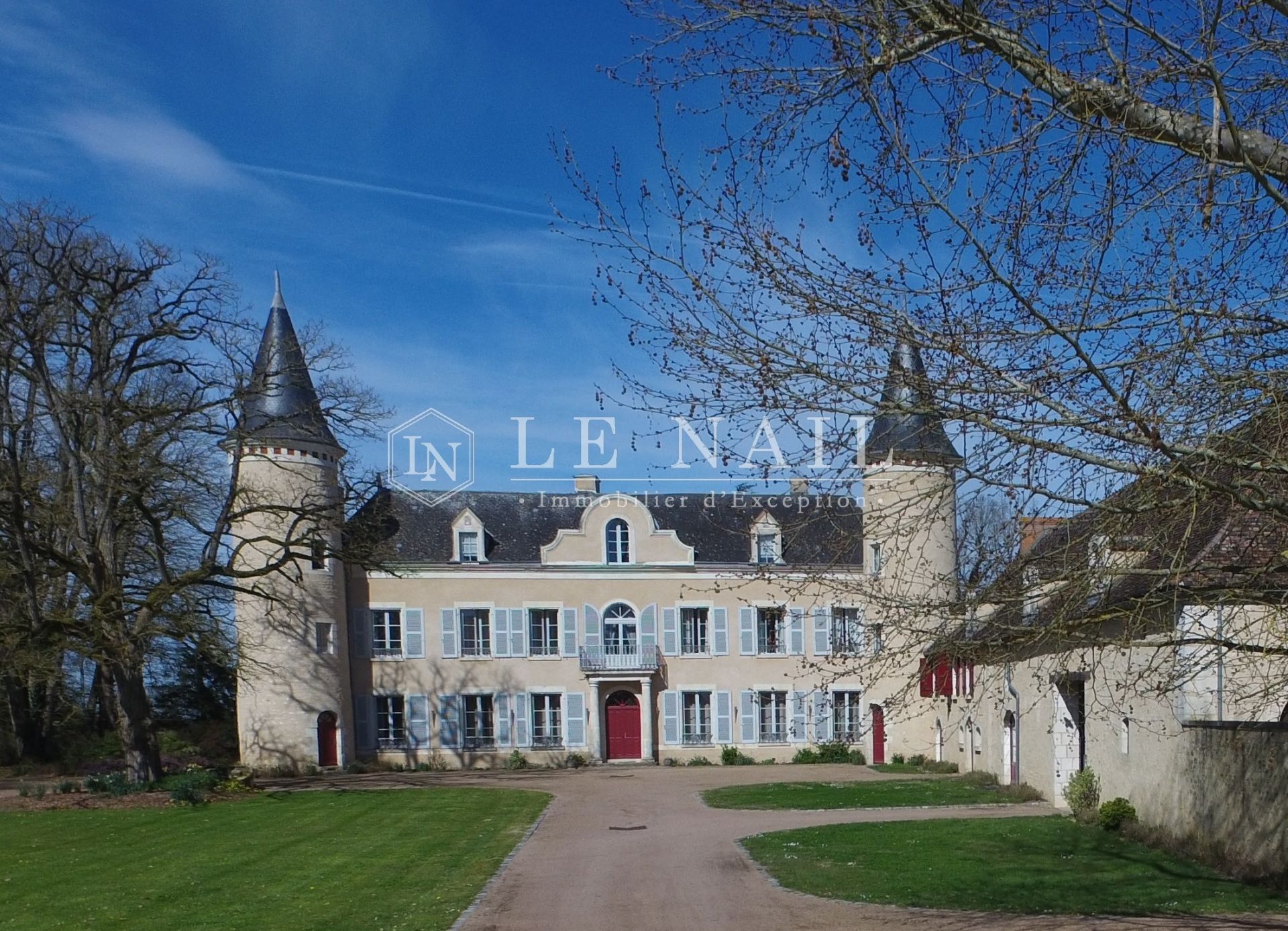 castle 20 rooms for sale on LE BLANC (36300)