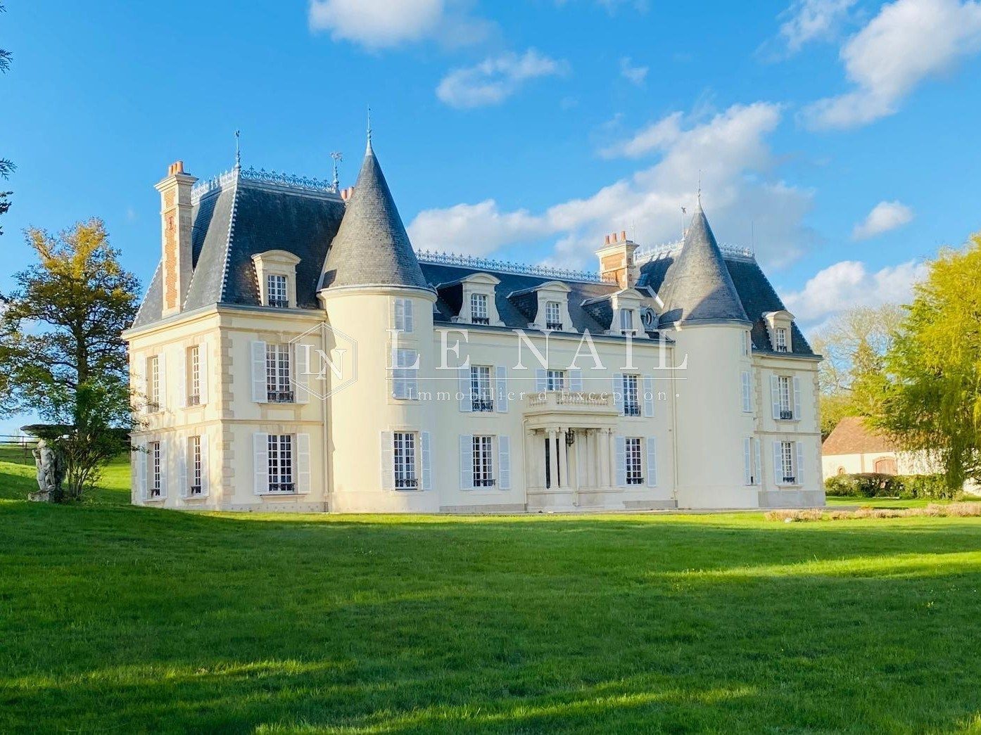 château 17 pièces en vente à MORTAGNE AU PERCHE (61400)