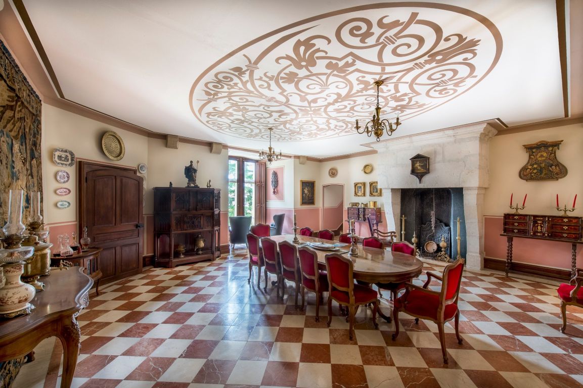 For sale Castle Châteauroux (36000)