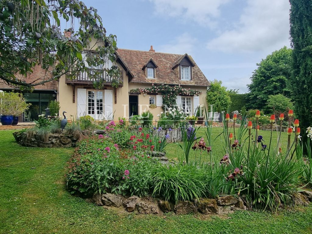 maison 8 pièces en vente à MAMERS (72600) - Plus de details